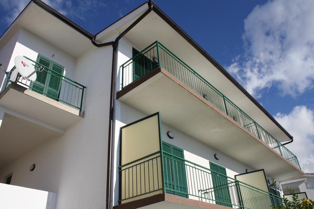 Apartments Juric Брела Экстерьер фото